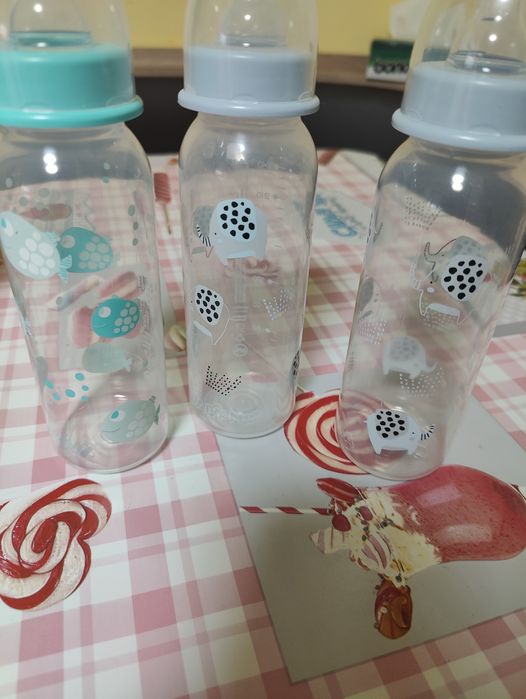 Sticla bebe sunt noii