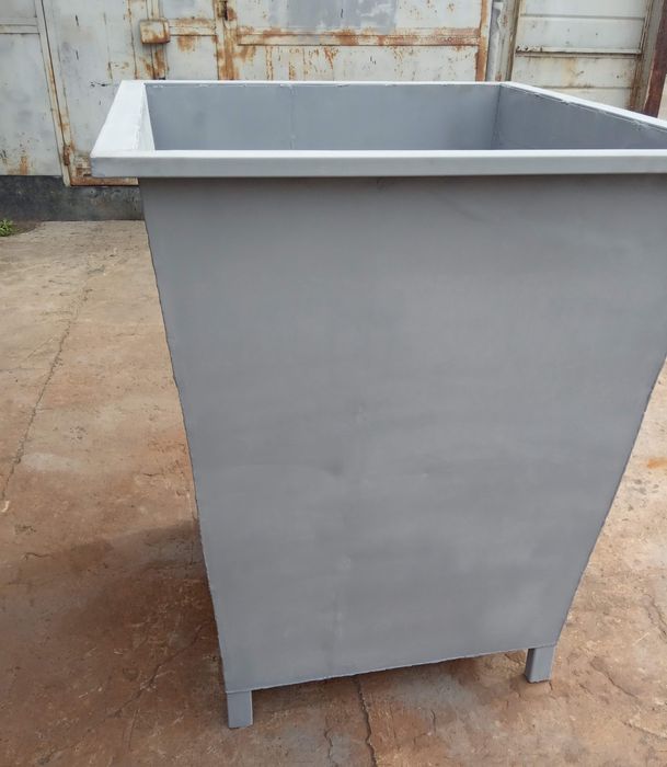 Мусорный контейнер