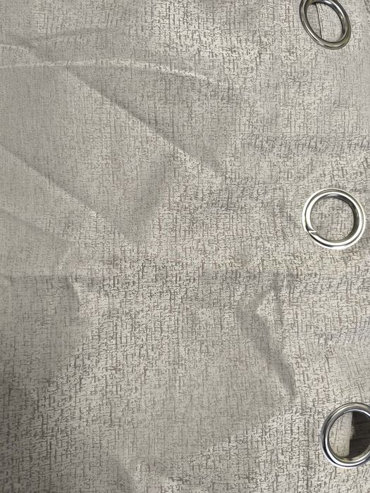 Vând draperie pe galerie