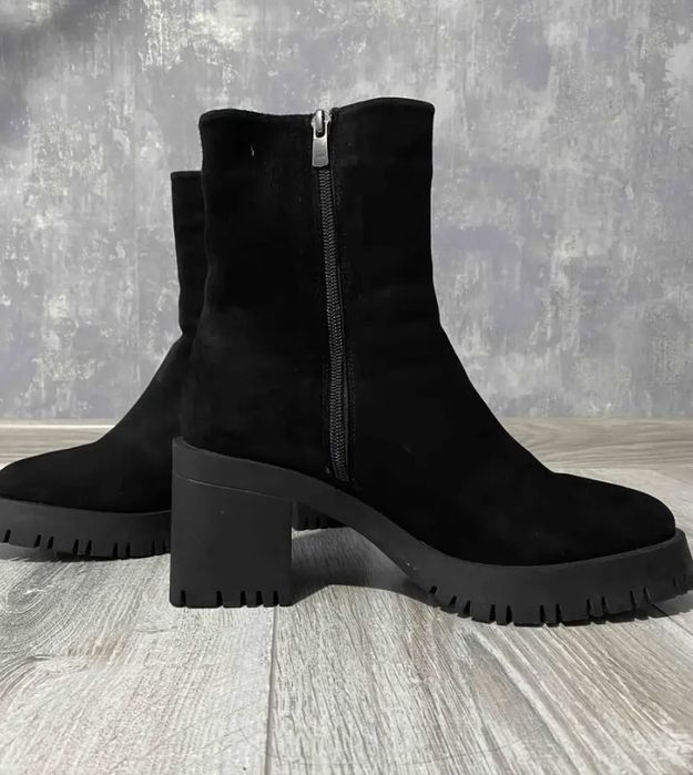 Ботинки замшевые