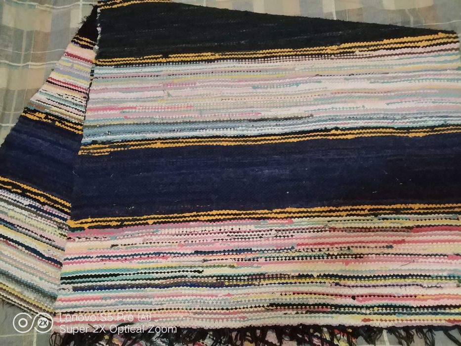 пакривка за легло и нови тъкани черги