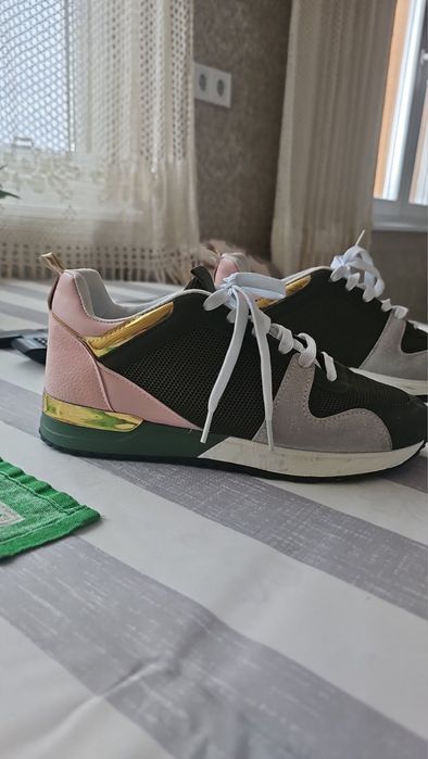 Дамски обувки номер 37