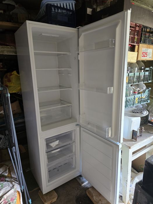 Холодильник ARG. Практически новый.