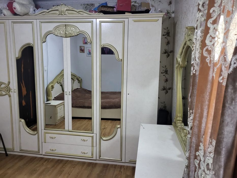 Срочно продам спальный гарнитур