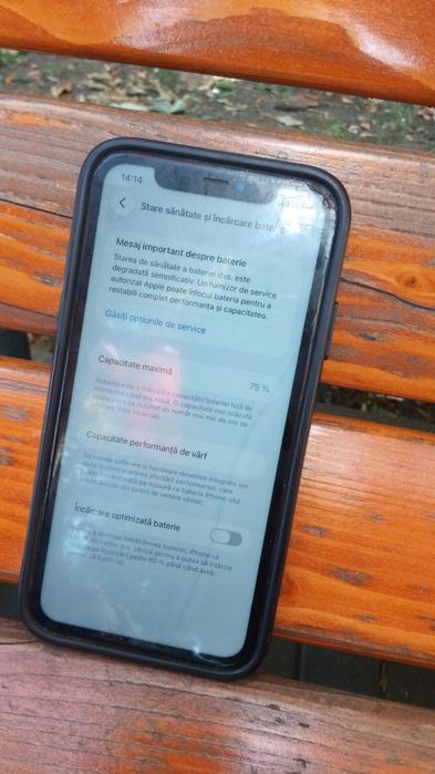 iPhone 11 vând sau schimb telefonul e doar în față