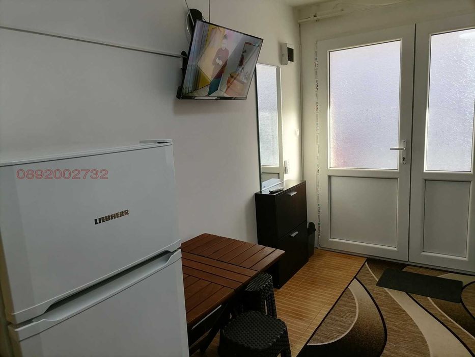 Дава се под наем Едностаен апартамент в Варна, Виница - 28 кв.м за 200 € - Снимка #1