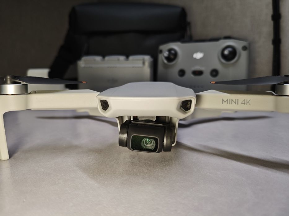 Дрон dji Mini 4k fly more combo плюс карта памет 128GB
