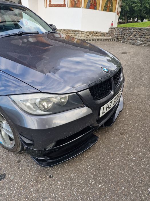 Dezmembrez bmw 320 d 2009 e90