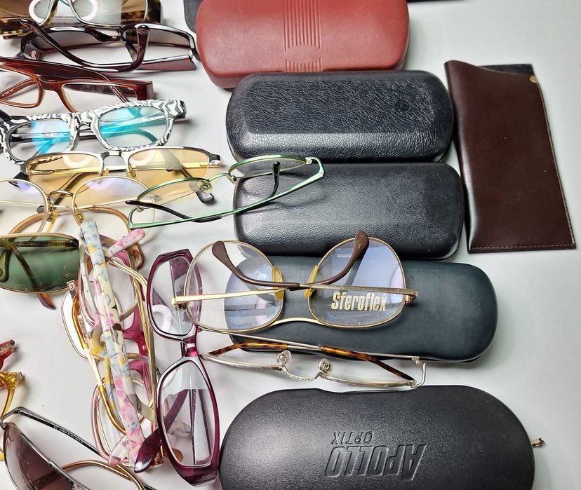 Lot ochelari si etui