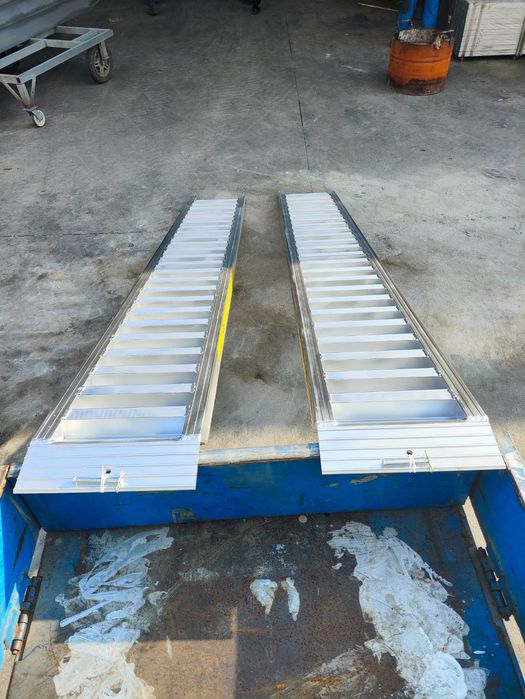 Продавам рампи-пътеки за товарене