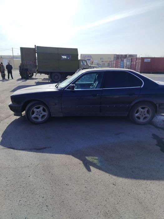 Продам авто BMW на ходу