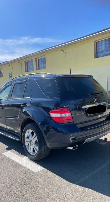 Vând Mercedes-Benz ML Class