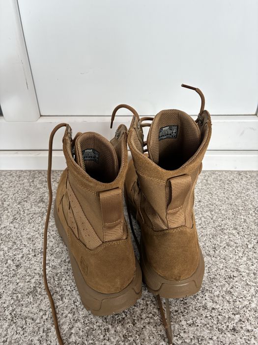 Bocanci militari Deckers 30cm 44