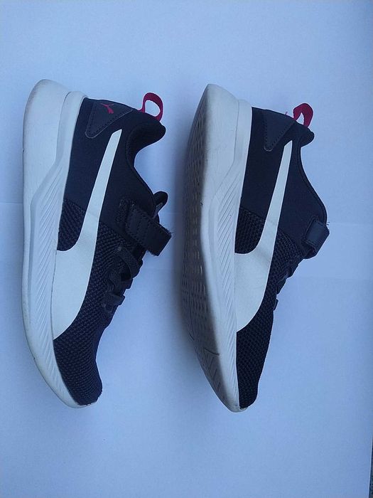 Vând pantofi sport Puma, mărimea 35