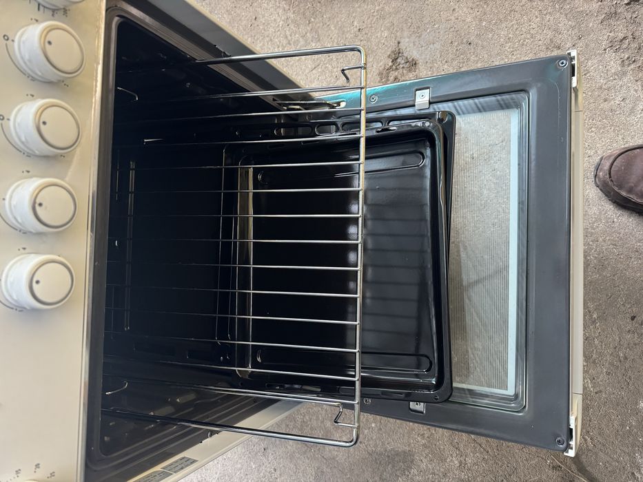 Продавам готварска печка Gasfire