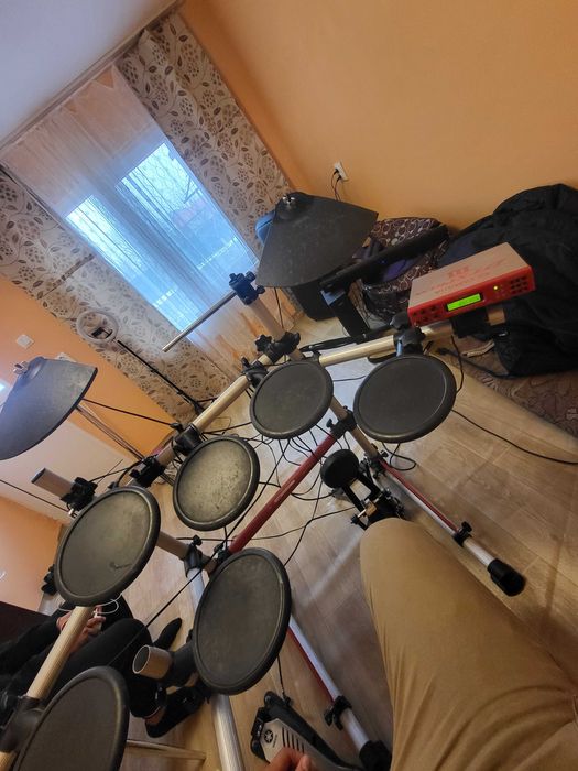 Yamaha DTXPRESS 3 барабани