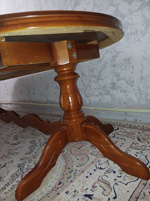 Большой гостевой стол