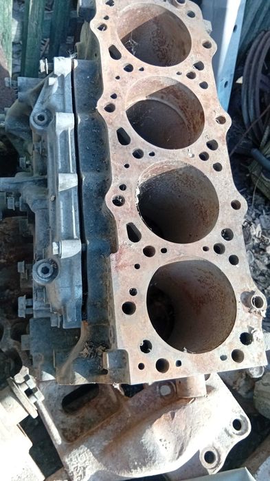 Двигатель Головка 4м40 от Митсубиси Делики