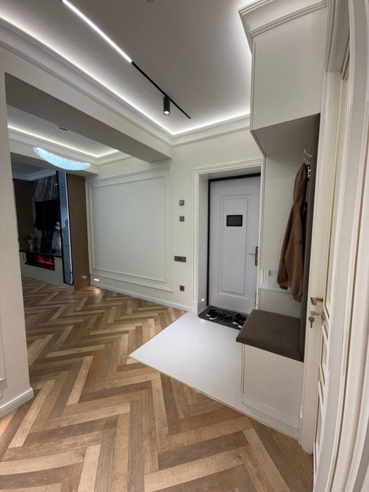 Новостройка  Эуро Хайтек 3/4/4 можно вариант