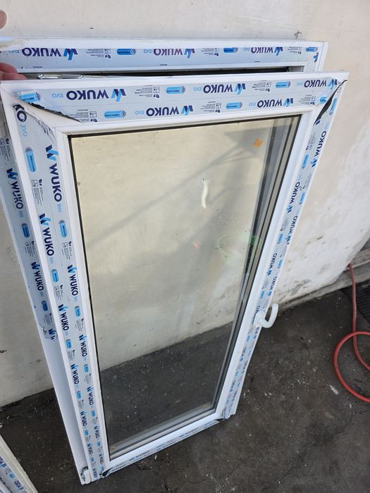 Пластиковые окно и дверь