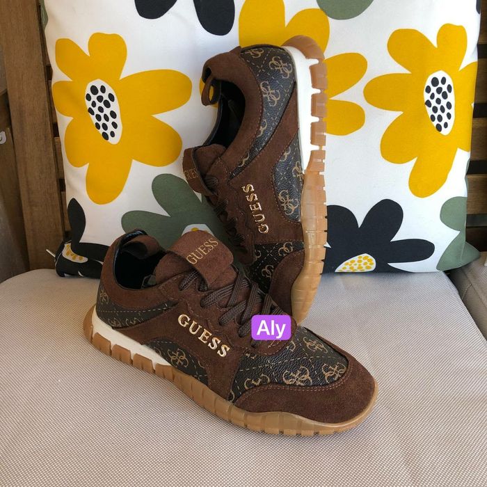 Adidasi dama si barbati