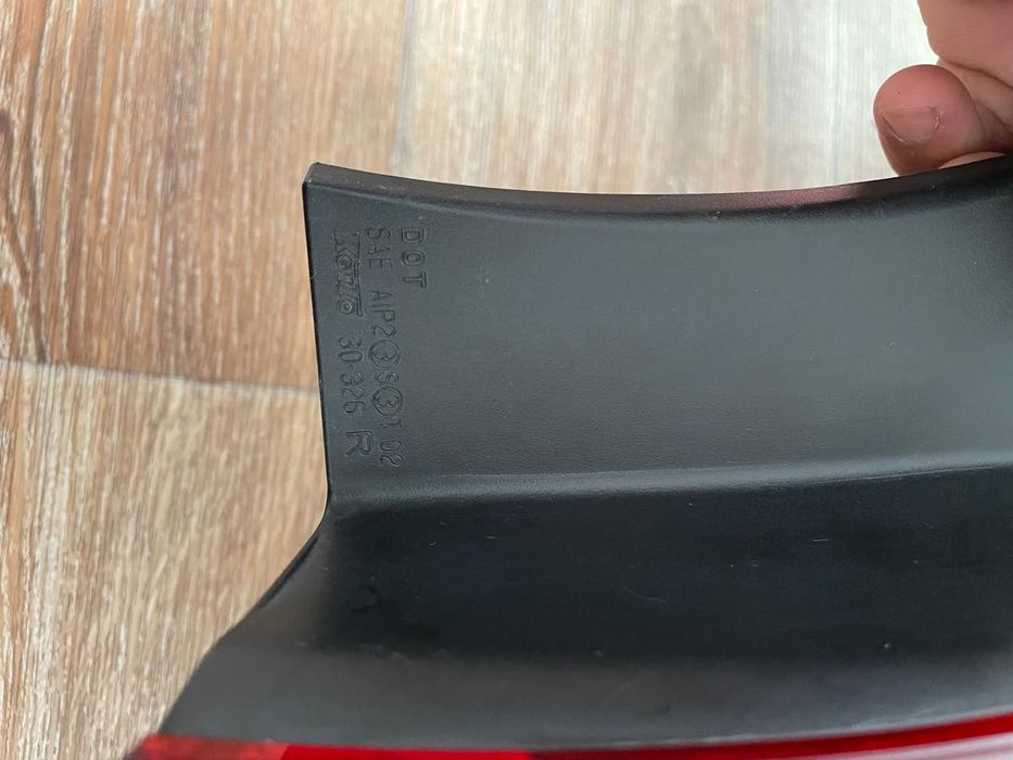 Фонарь заднии правый