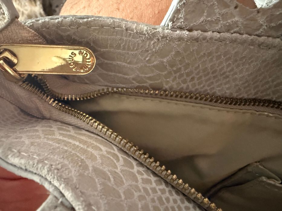 Оригинална чанта Louis Vuitton Whisper Monogram Suede Python – Лимитирана серия