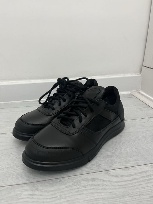 Продам Новые кроссовки