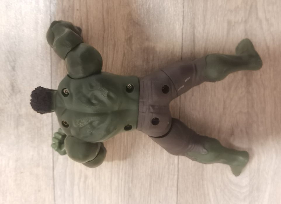 Figurină colecție Marvel Avengers Incredibile Hulk de la Hasbro 15 cm