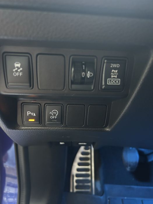 Nissan j 11 2014, 4x4