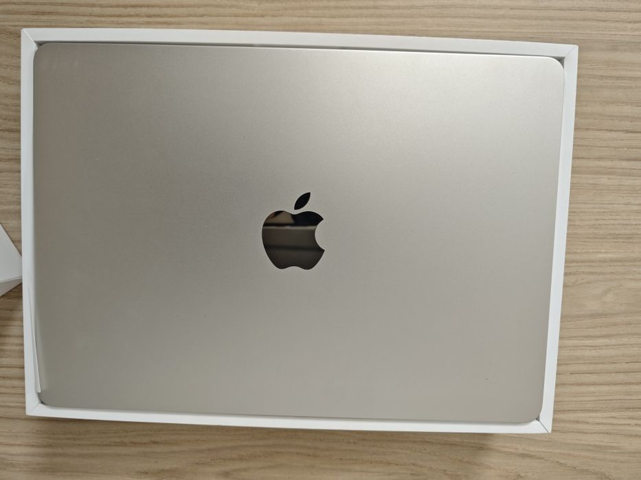 MacBook air M2..