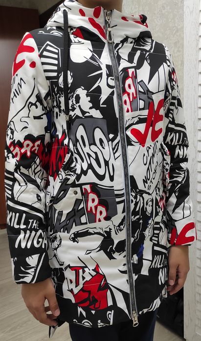 Продаю осеньюю куртку.