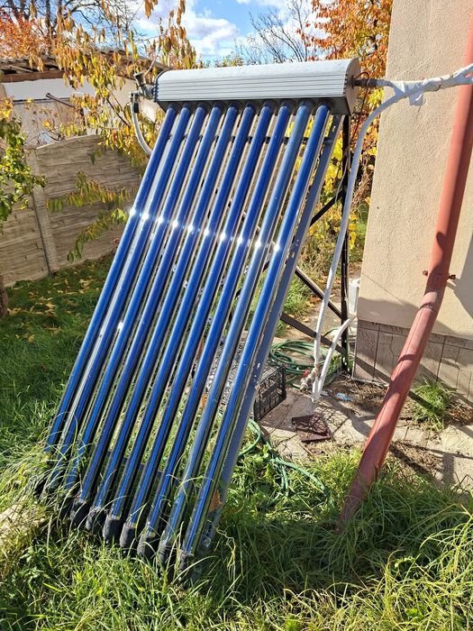 Panouri solare apa caldă