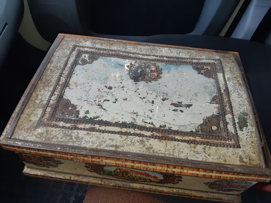 Cutie din tablă model vechi