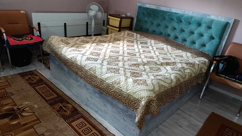 Продам кровать в хорошем состояний.