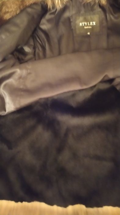 Продам куртку женскую