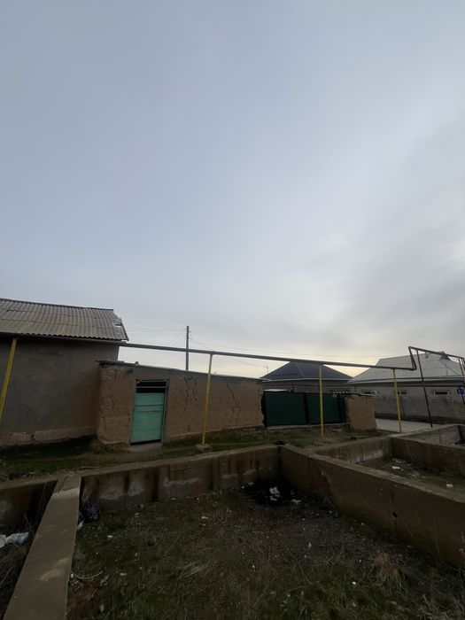 Үй саттылады.