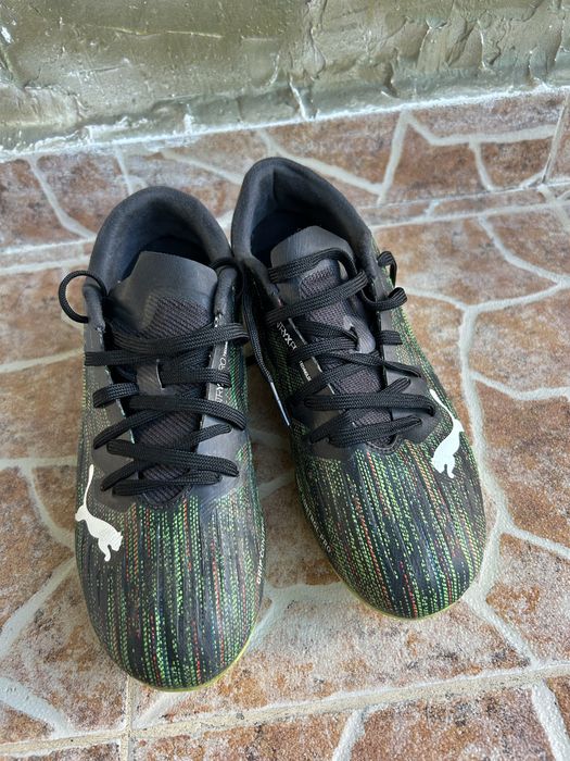 Футболни обувки-бутонки