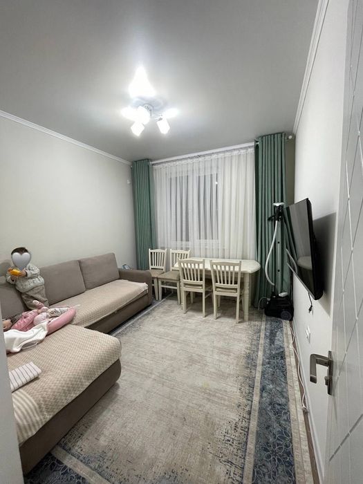 Srochna 2 xonalik kvartira sotiladi