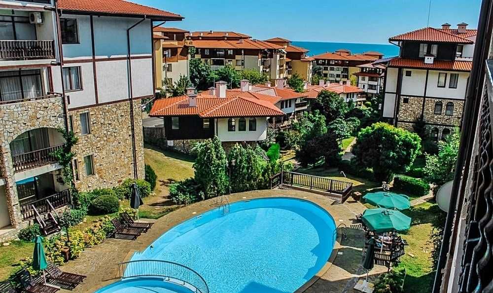 Продава се Тристаен апартамент в Свети Влас - 85 кв.м за 1648 €/кв.м - Снимка #16