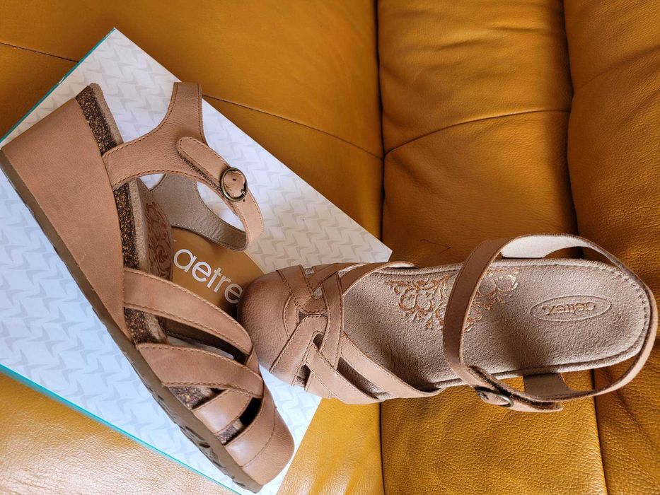 Кожени ортопедични сандали Aetrex