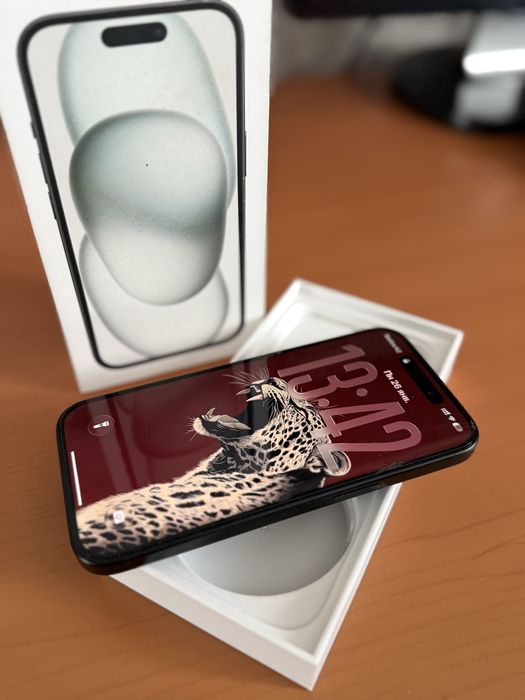 Продам телефон Iphone 15