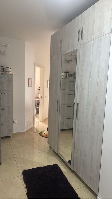 Vand apartament 62mp ,loc de parcare inclus.
