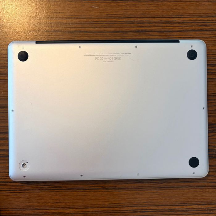 MacBook Pro 2011 използван