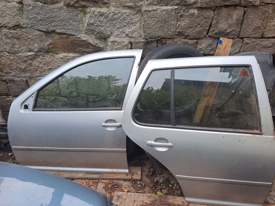 Продавам      Голф 4 на части