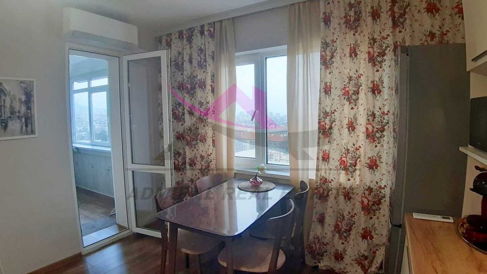 Дава се под наем Тристаен апартамент в Варна, Цветен квартал - 75 кв.м за 650 € - Снимка #1