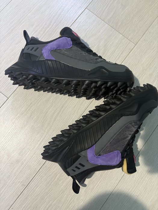 Off white oday 43 cu saculet