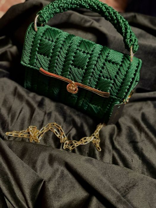 Poșetă lucrată manual