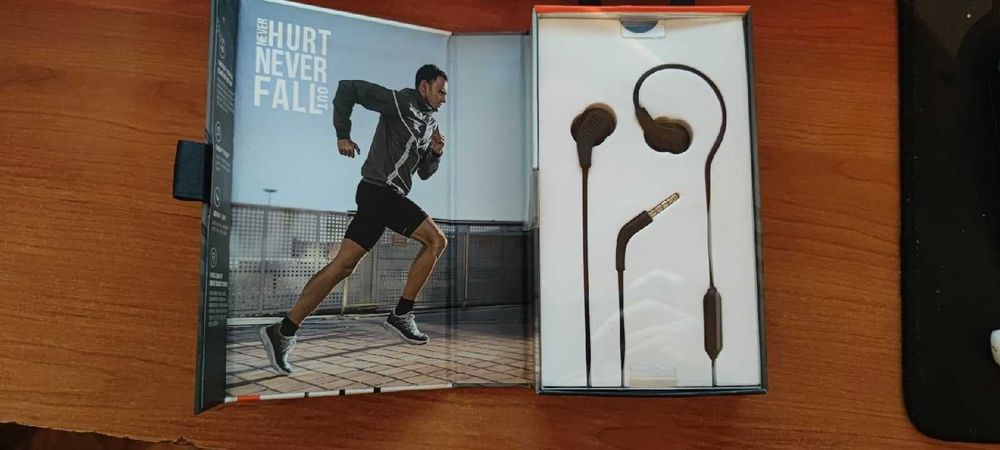 продаются наушники JBL Endurance RUN