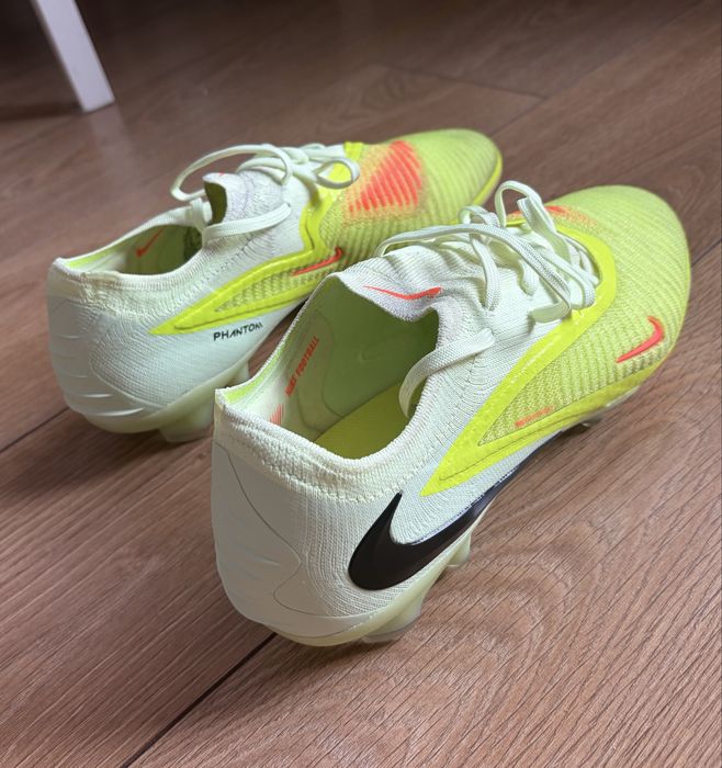Професионални бутонки Nike Phantom Elite